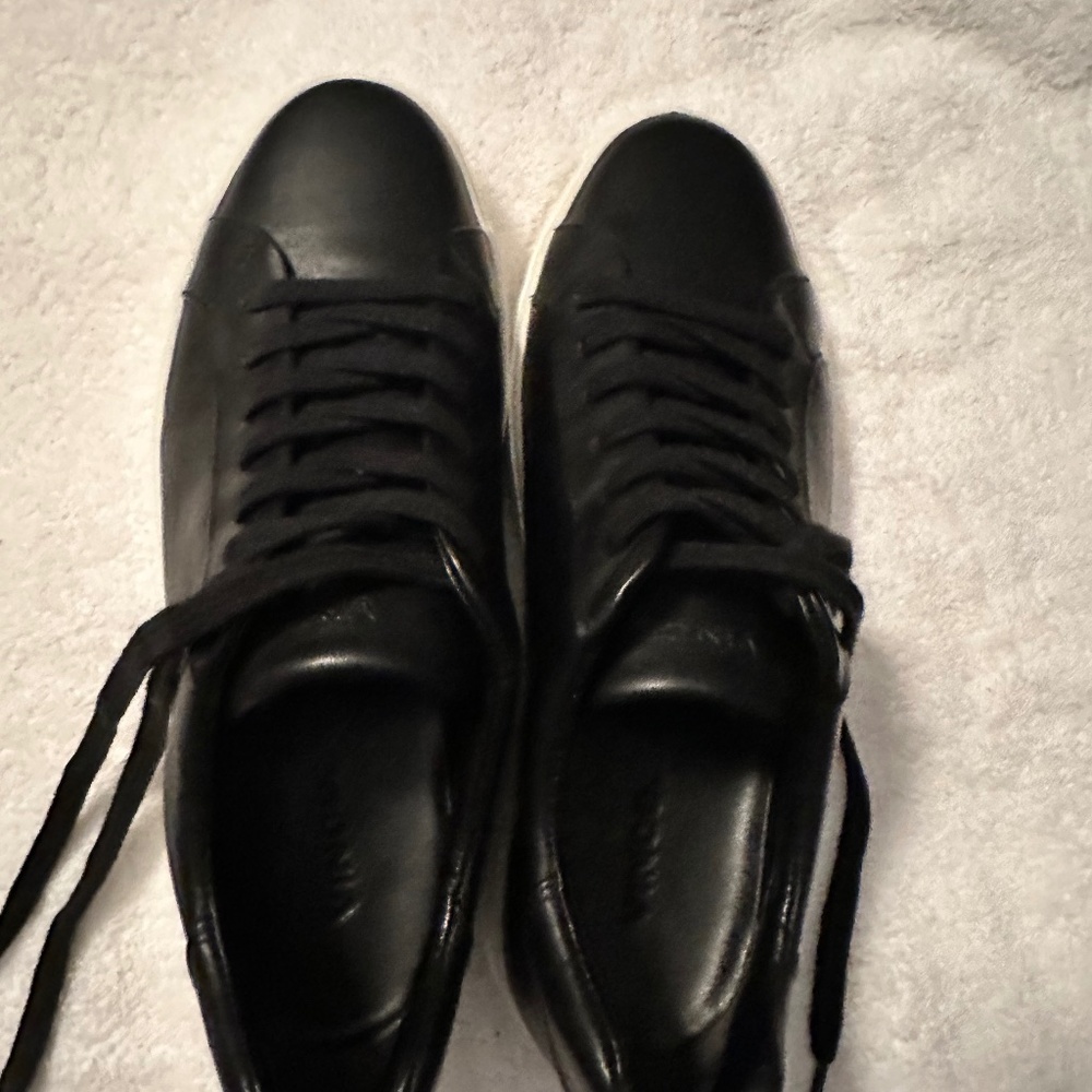 Vince size 8 black leather sneakers